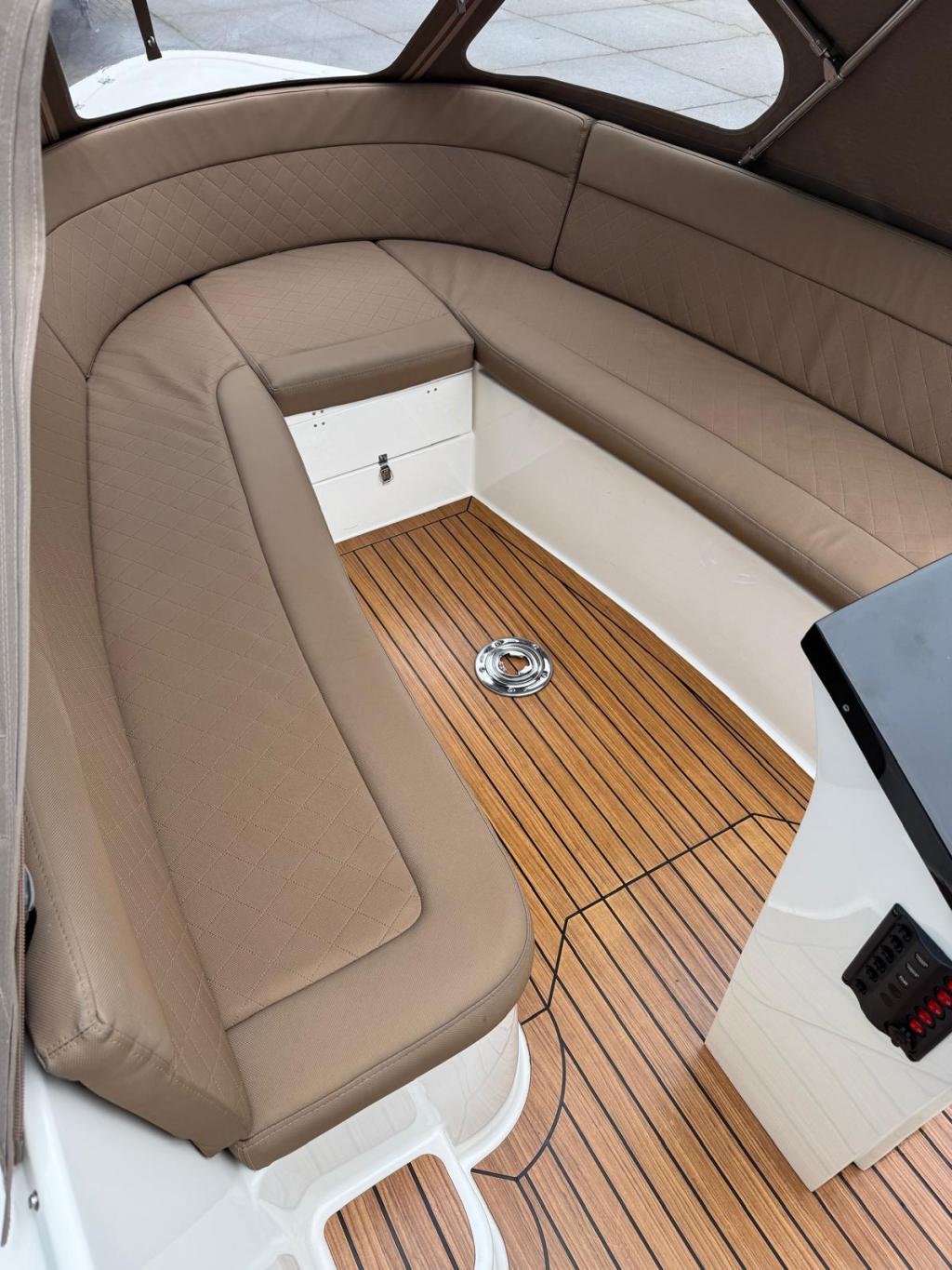 Maxima 600 met Honda 20 pk