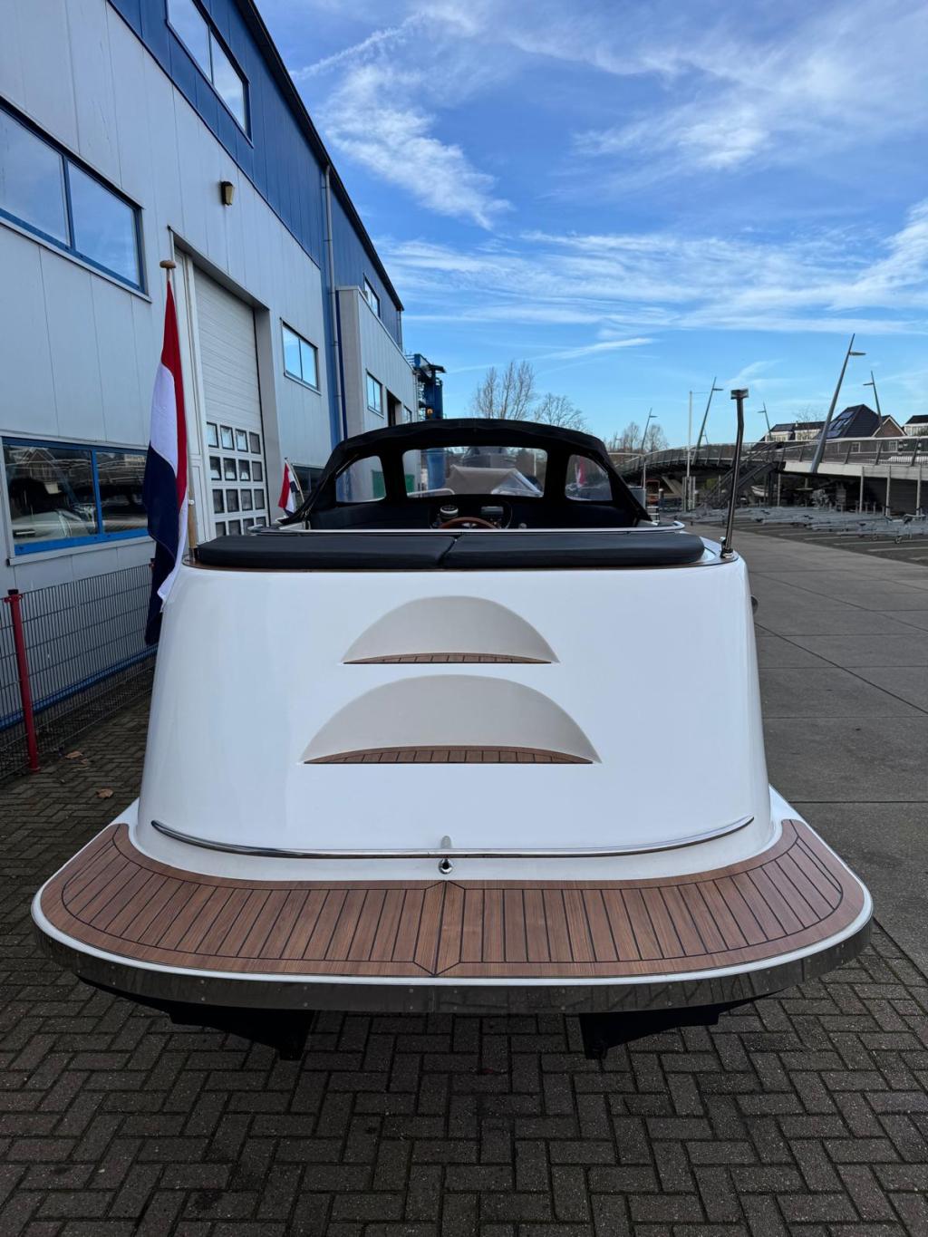 Maxima 720 met Honda 50 pk