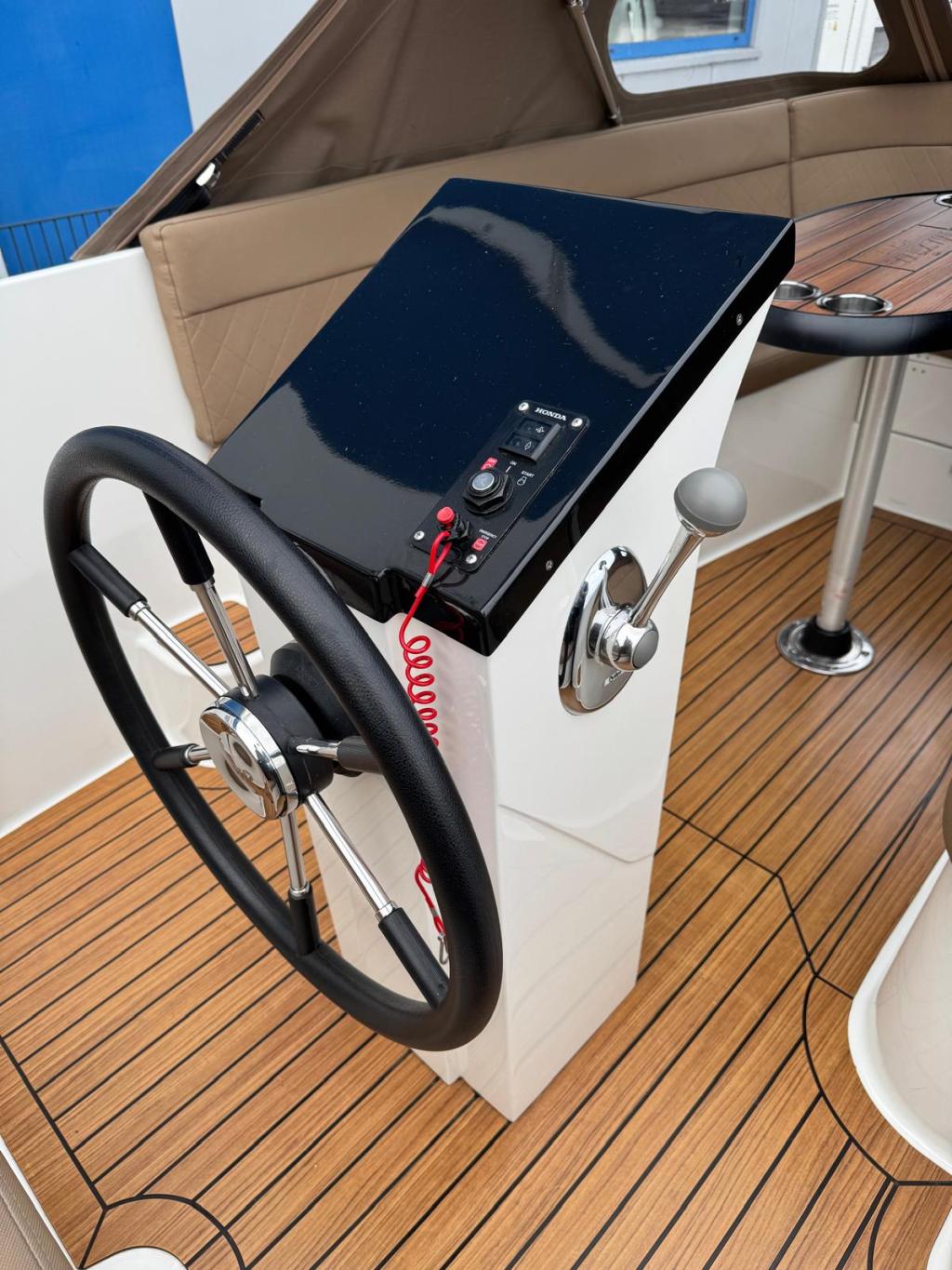 Maxima 600 met Honda 20 pk