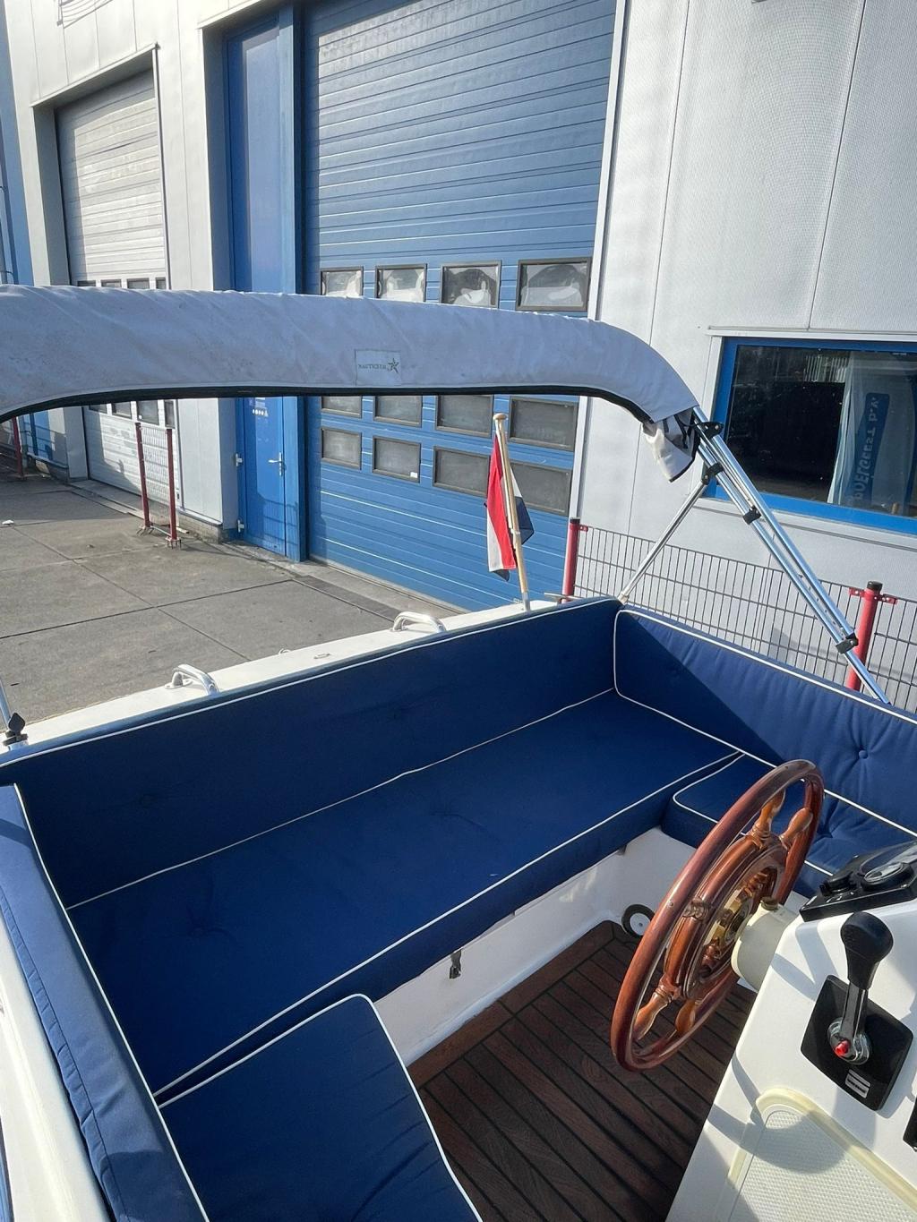 Classic 620 met Vetus 16 pk