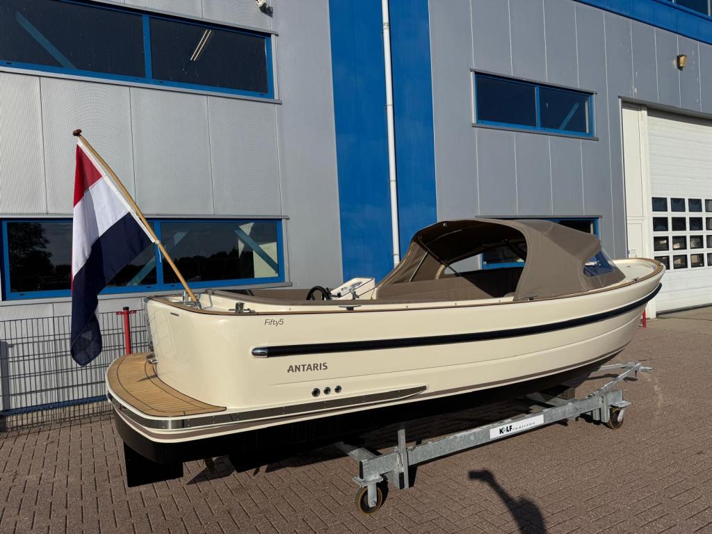 Antaris Fifty5 met Vetus 27 pk