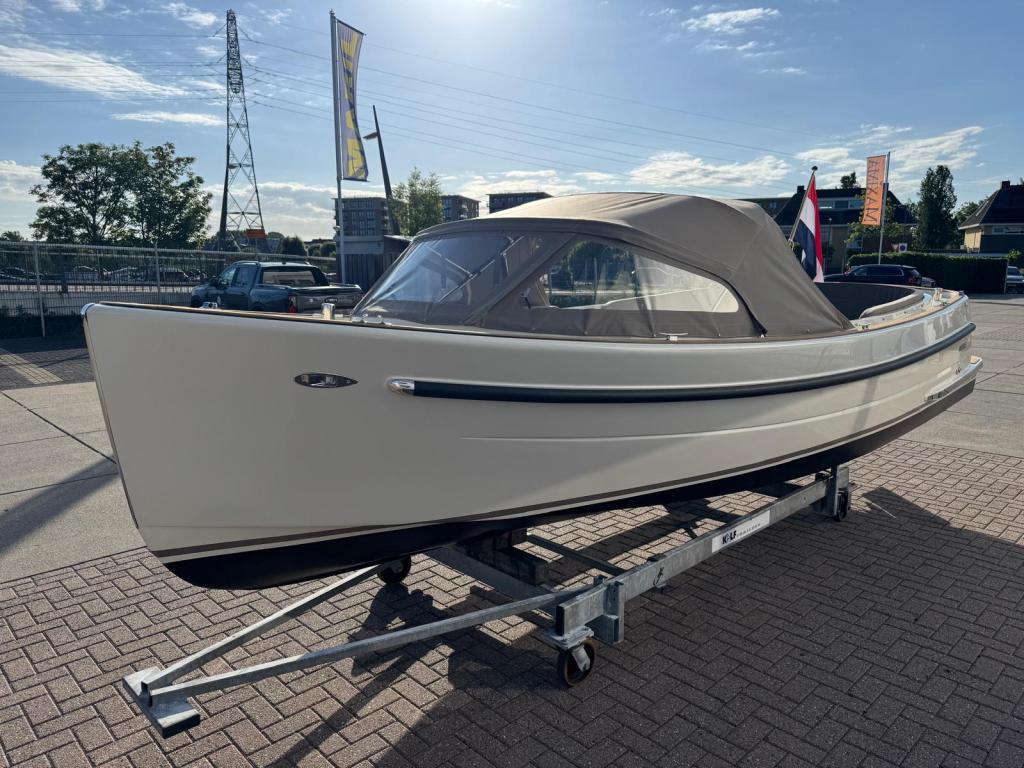 Antaris Fifty5 met Vetus 27 pk
