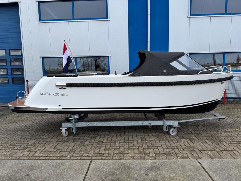 Maxima 620 met Honda 30 pk