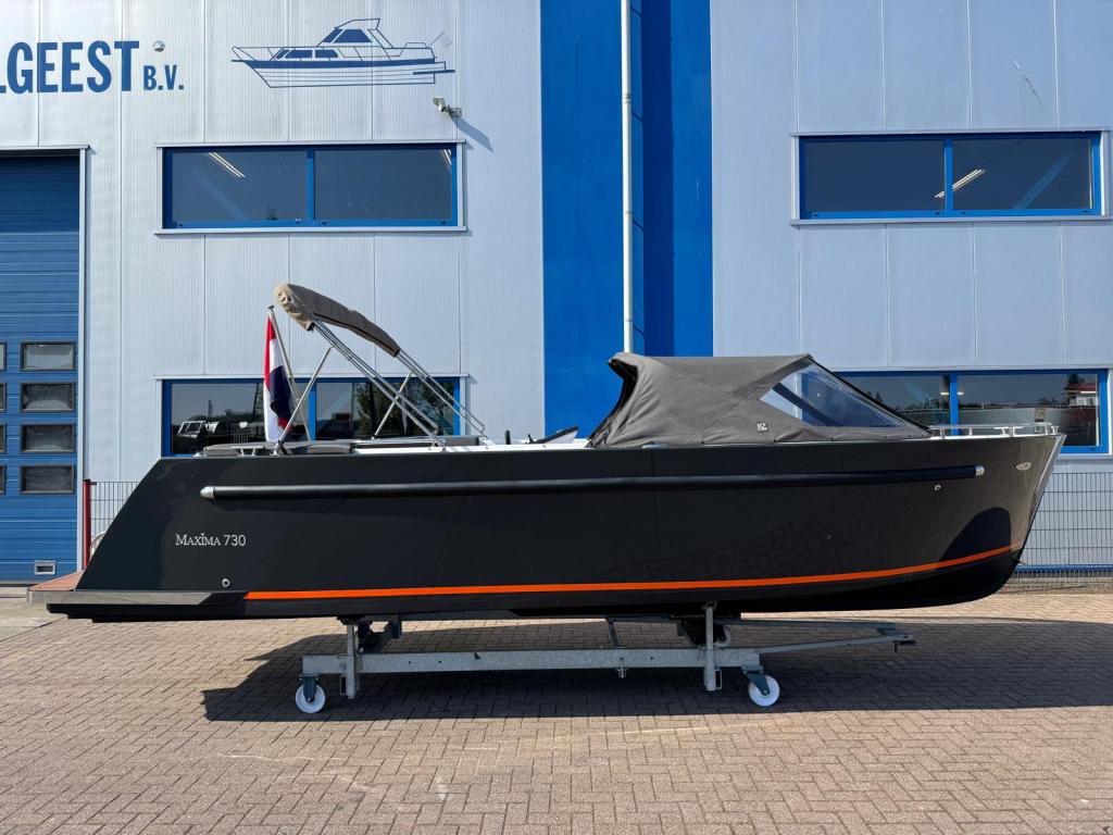 Maxima 730 met Honda 30pk