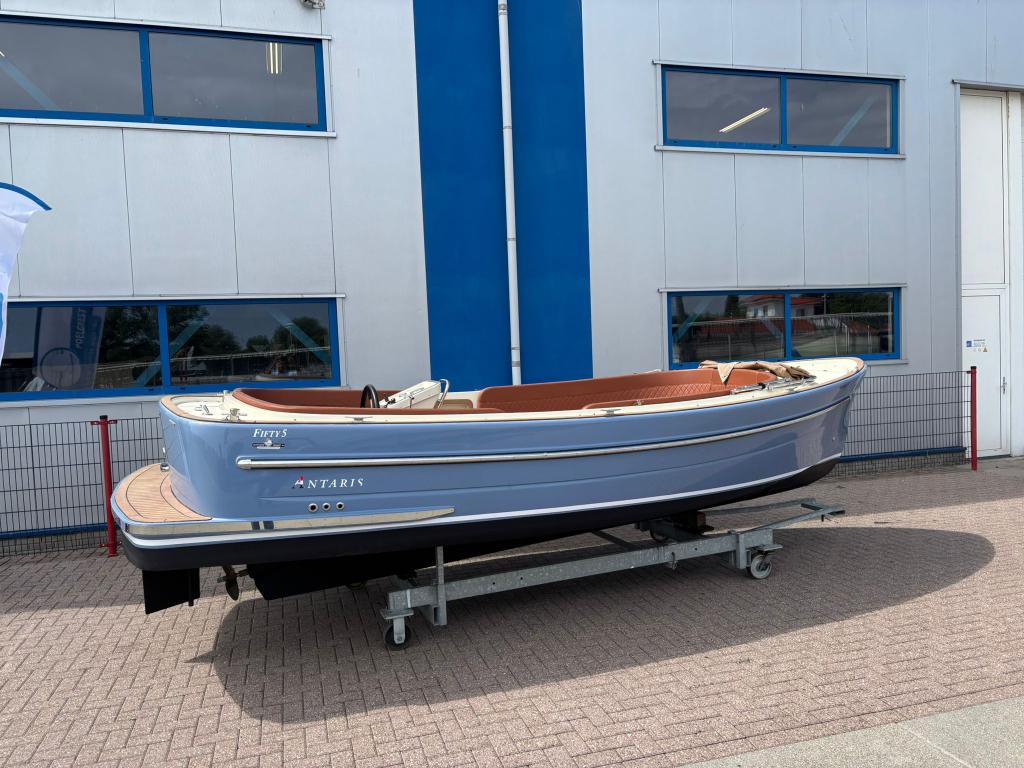 Antaris Fifty5 met Vetus 27pk