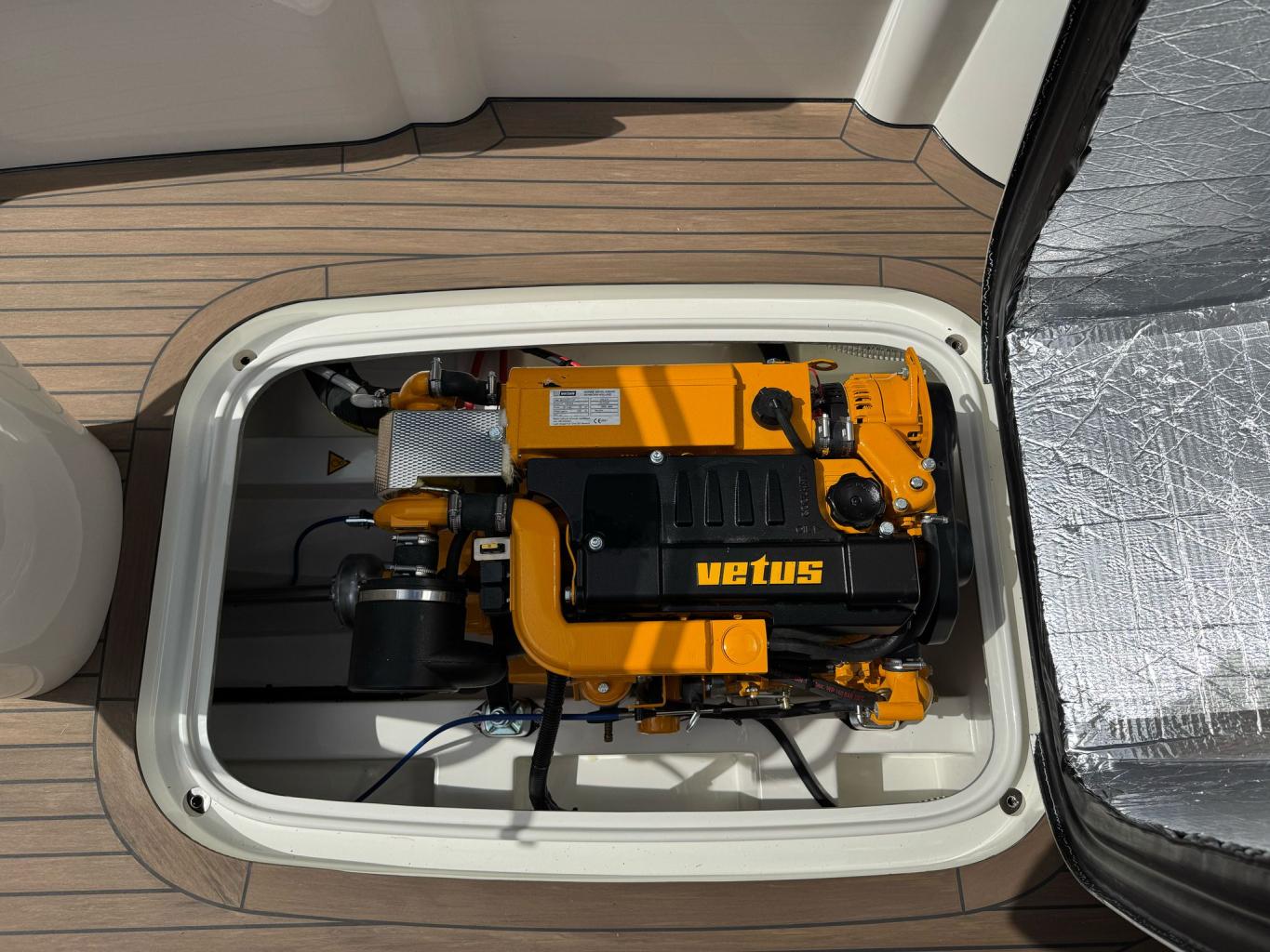 Antaris  Seventy5 met Vetus 52pk