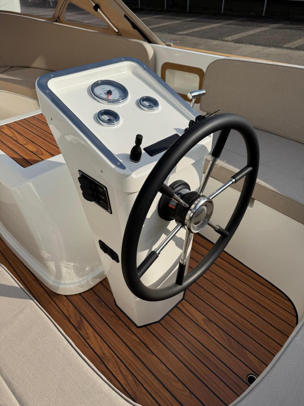 Antaris Fifty5 met Vetus 27pk