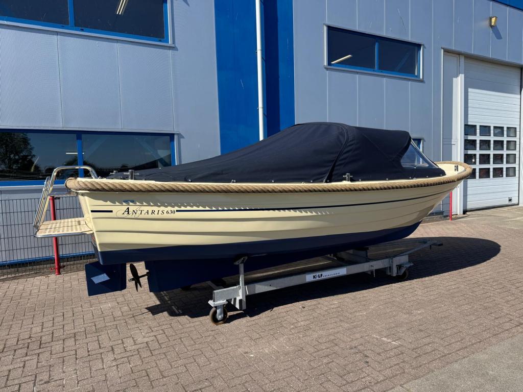 Antaris 630 Lounge met Vetus 25pk