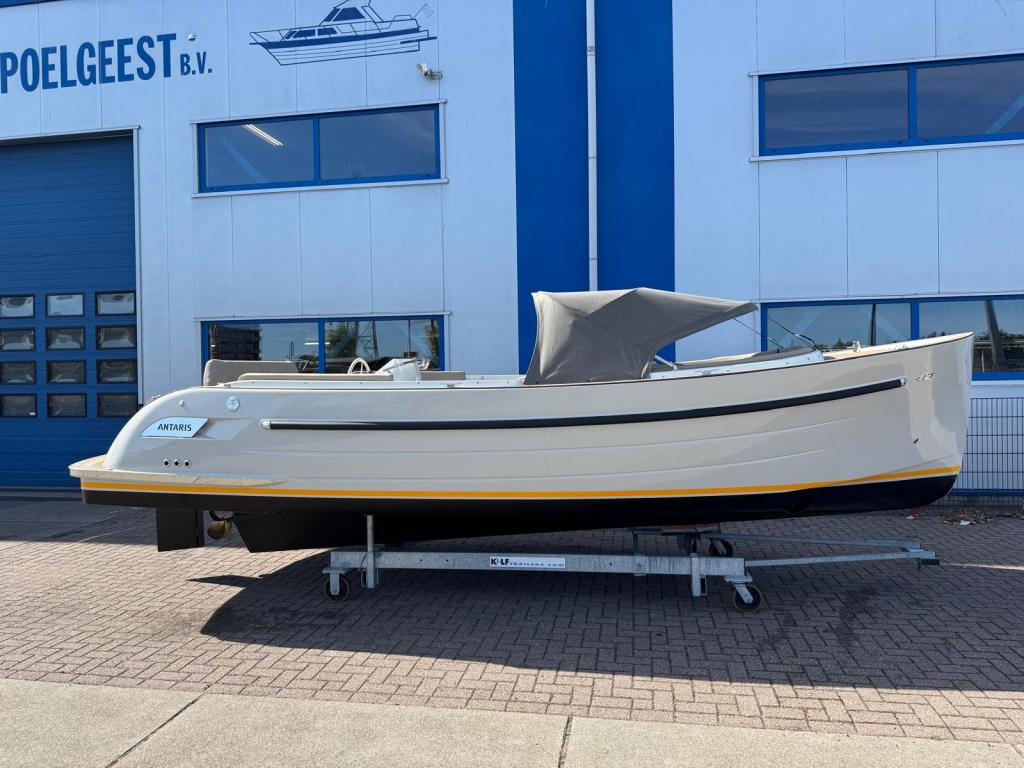 Antaris Sixty7 met Vetus 42 pk