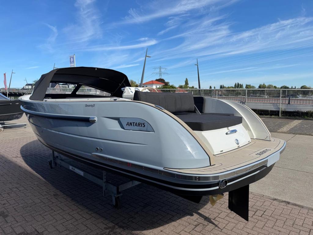 Antaris Seventy5 met Vetus 52pk