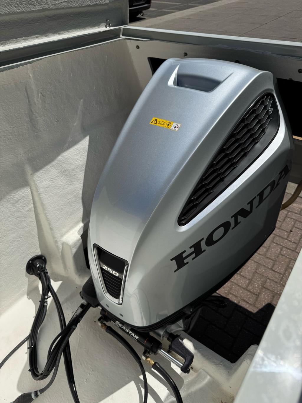 Maxima 740 met Honda 250pk - DEMO