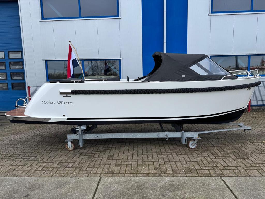 Maxima 620 met Honda 30 pk