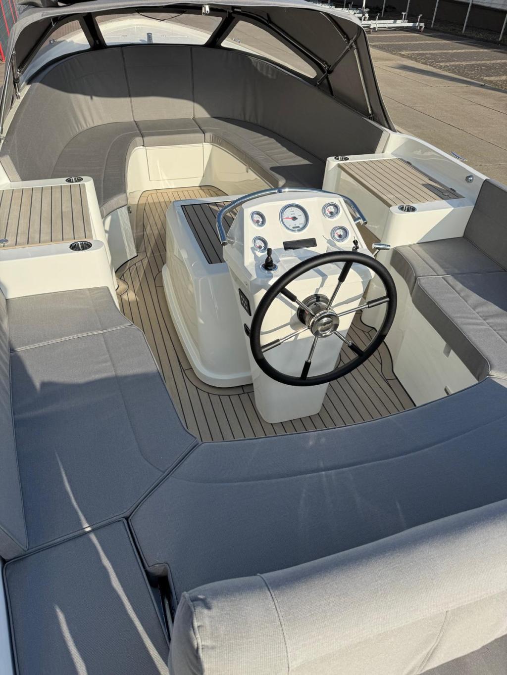 Antaris Sixty7 met Vetus 42 pk