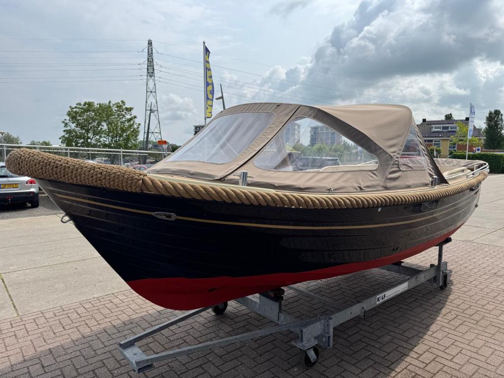 Antaris 630 Lounge Weekender met Vetus 25pk