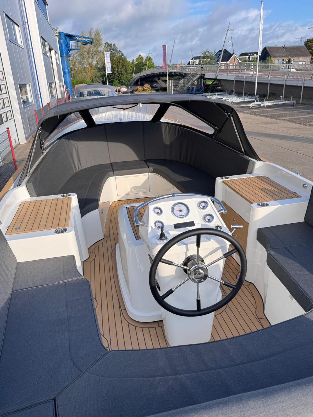 Antaris Sixty7 met Vetus 42 pk