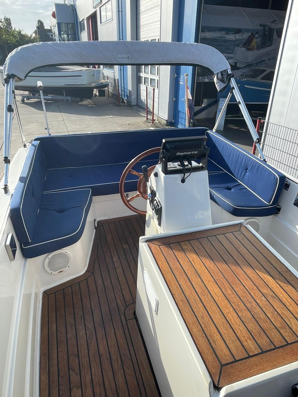 Classic 620 met Vetus 16 pk