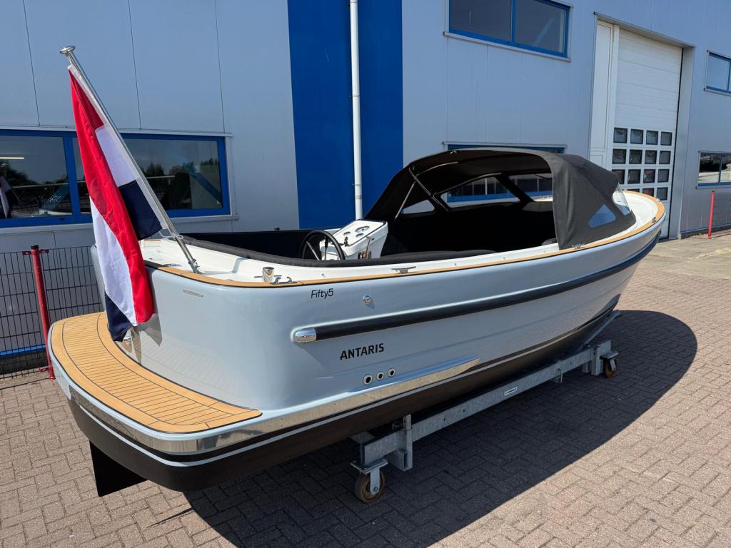 Antaris Fifty5 met Vetus 27pk