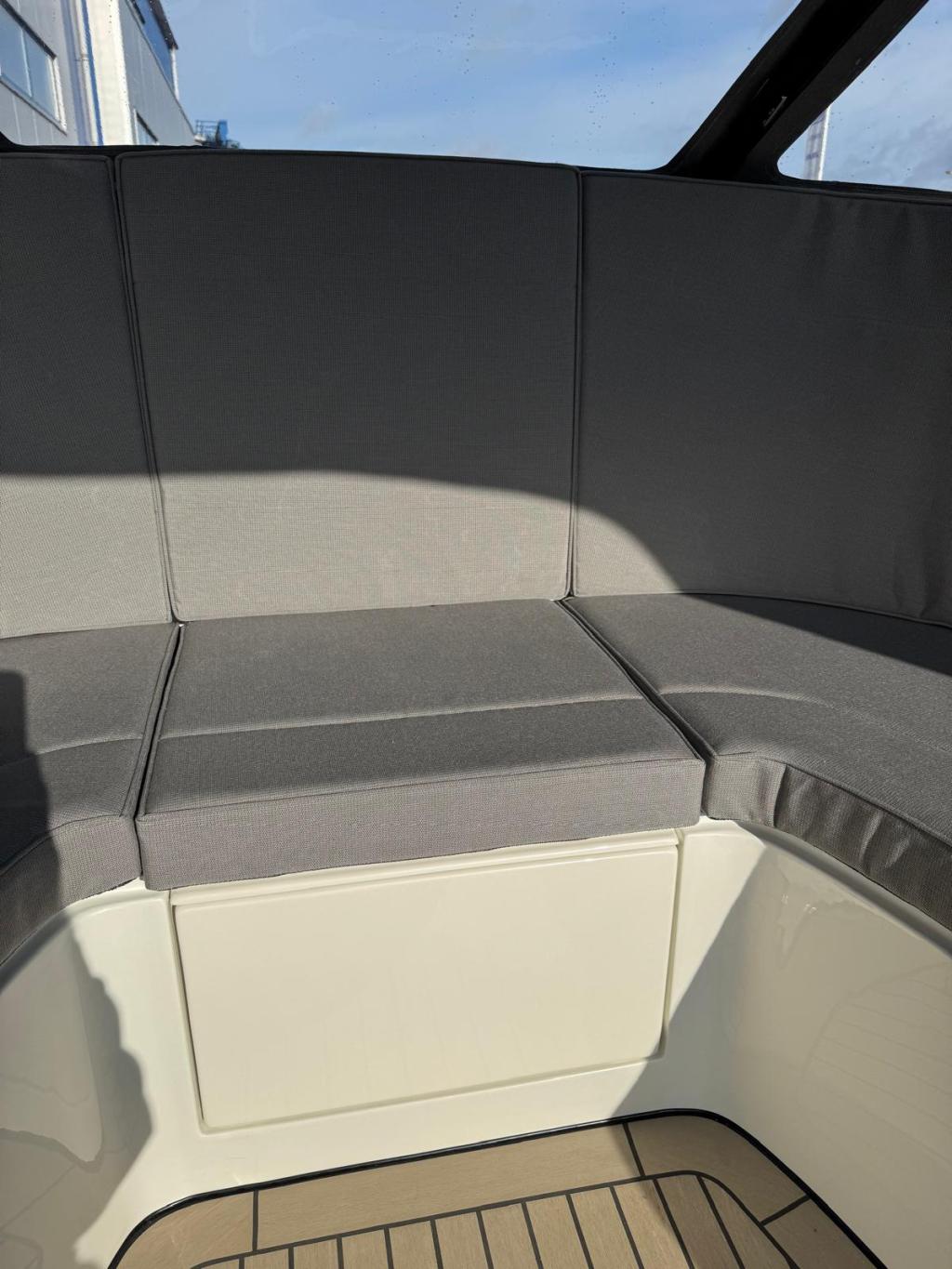 Antaris Sixty7 met Vetus 42 pk