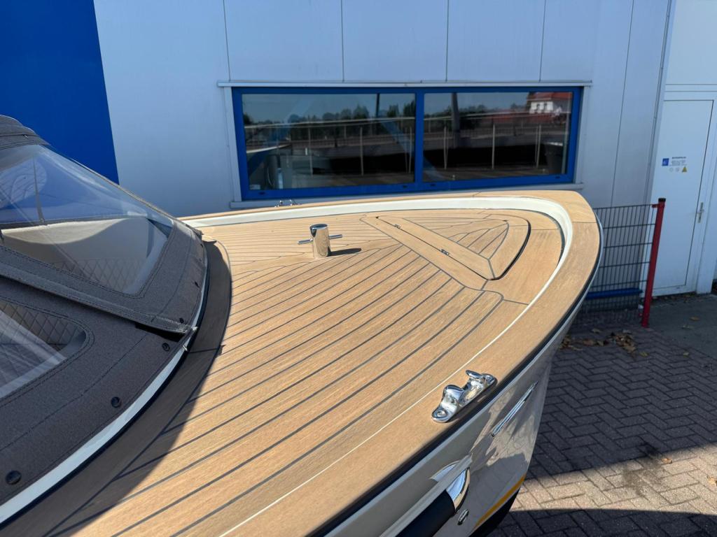 Antaris Sixty7 met Vetus 42 pk