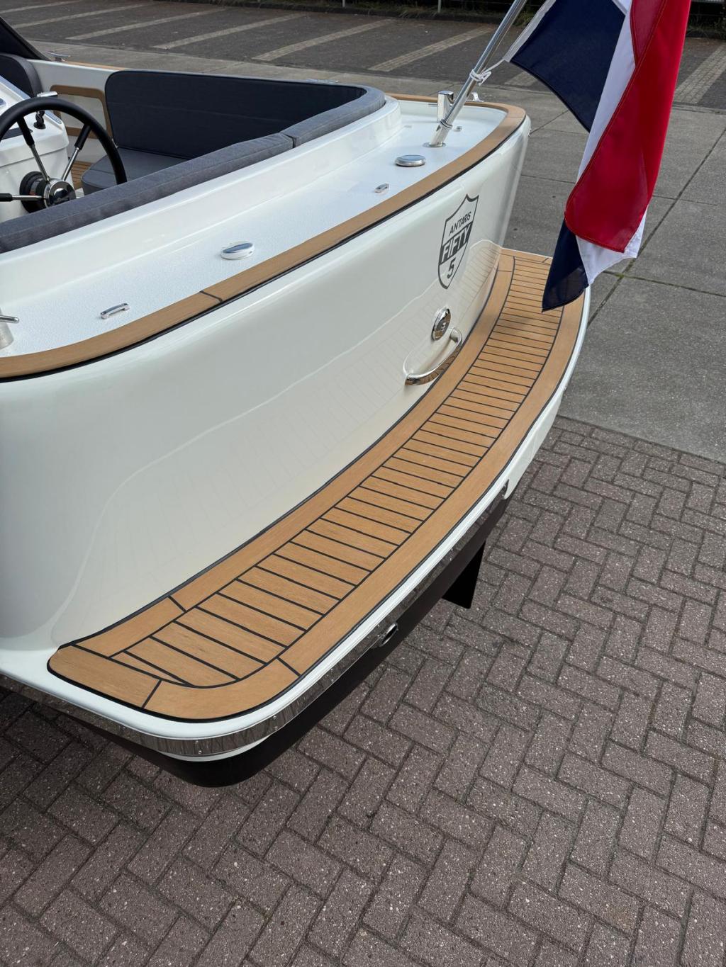 Antaris Fifty5 met Vetus 27pk