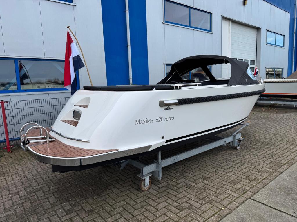 Maxima 620 met Honda 30 pk