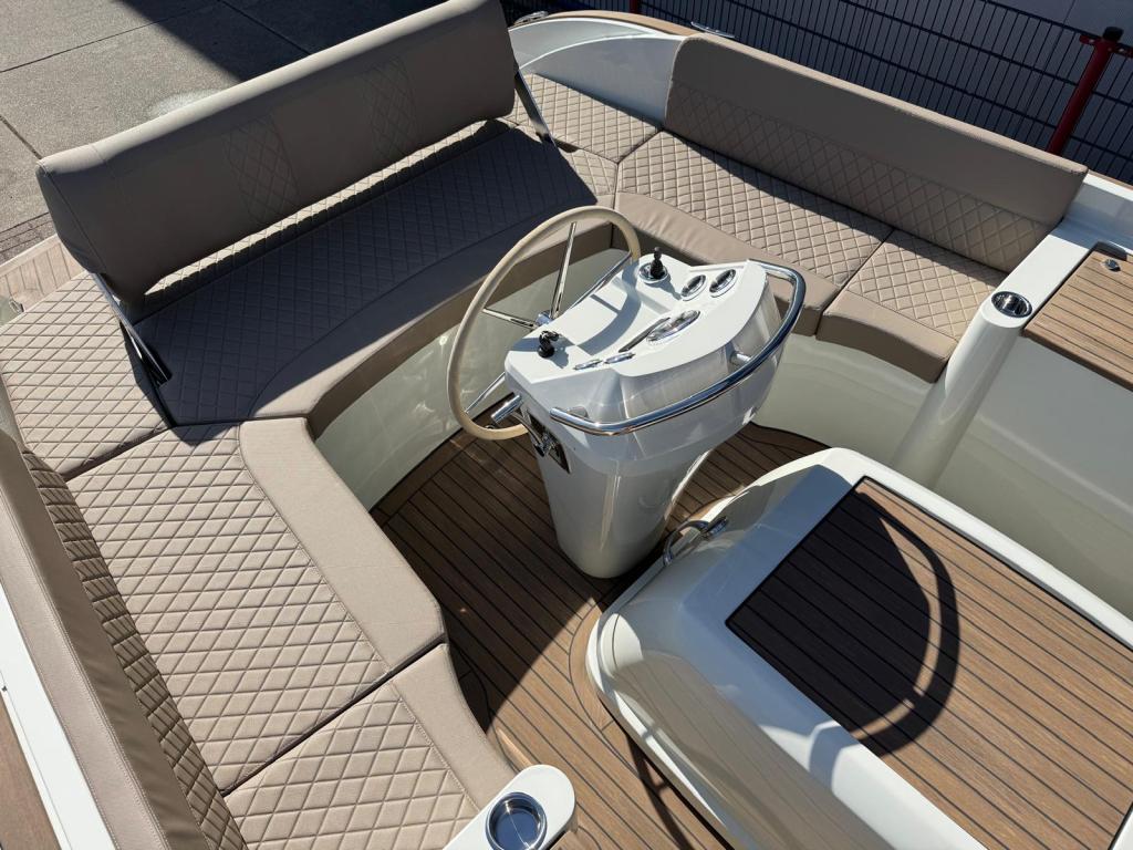 Antaris Sixty7 met Vetus 42 pk