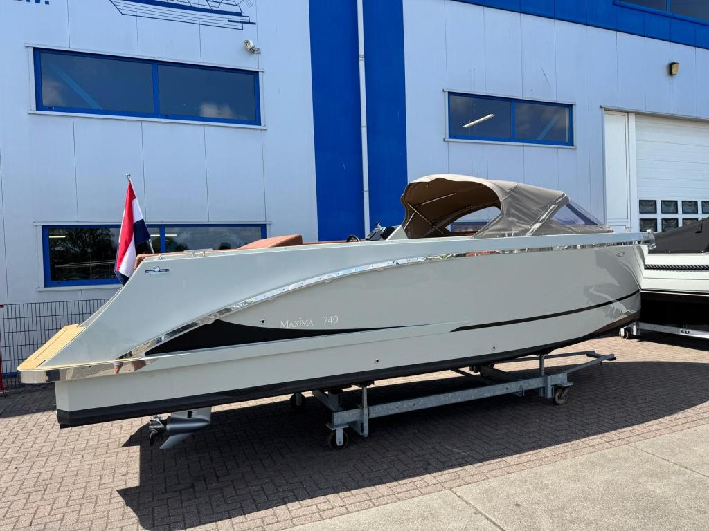Maxima 740 met Honda 250pk - DEMO
