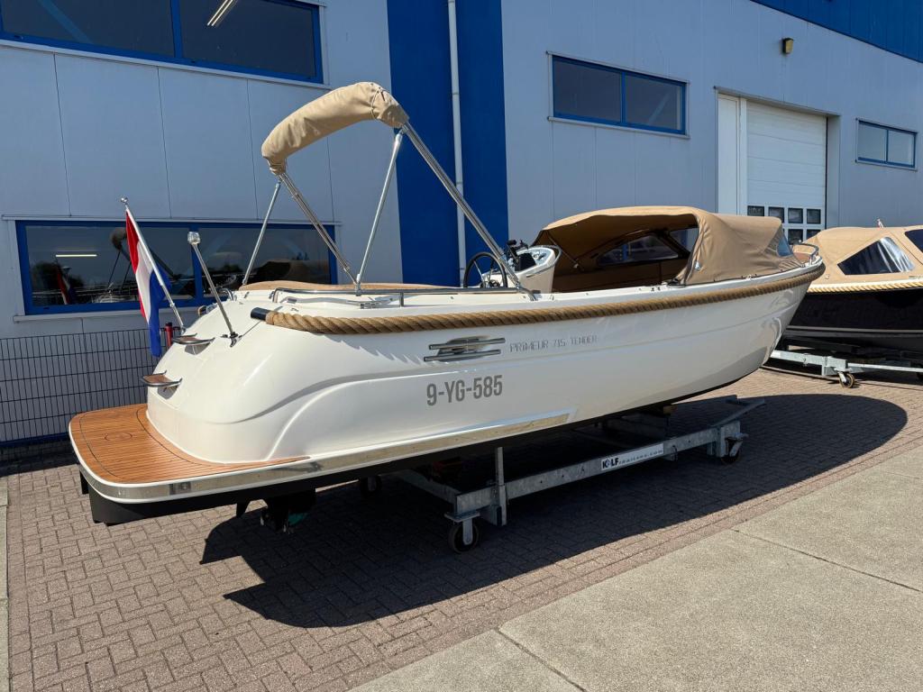 Primeur 715 Tender met Suzuki 40 pk