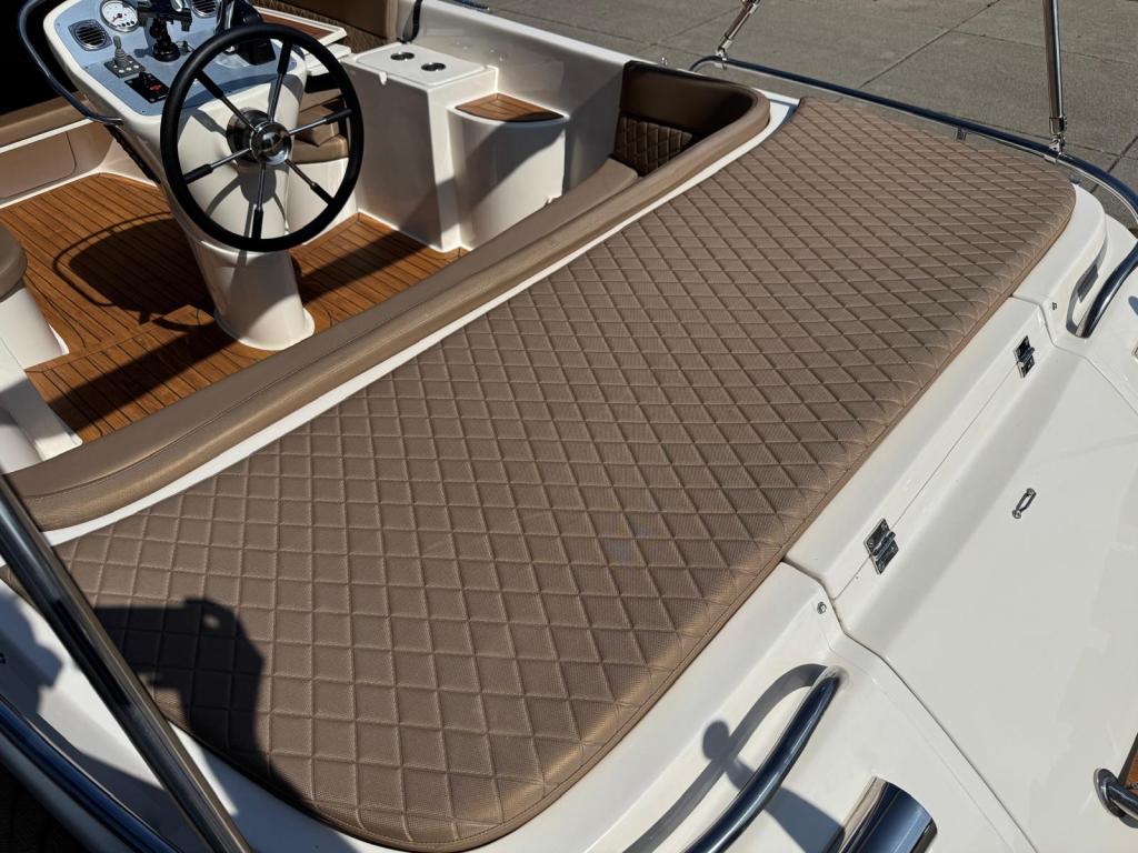 Primeur 715 Tender met Suzuki 40 pk