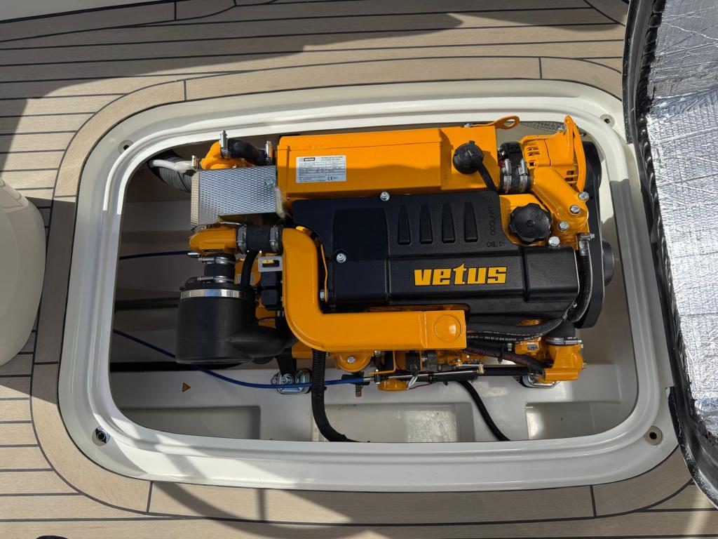 Antaris Seventy5 met Vetus 52pk