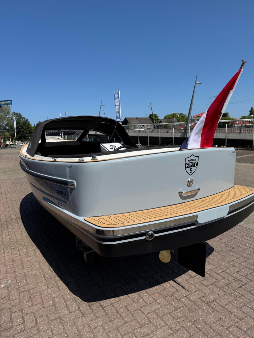 Antaris Fifty5 met Vetus 27pk