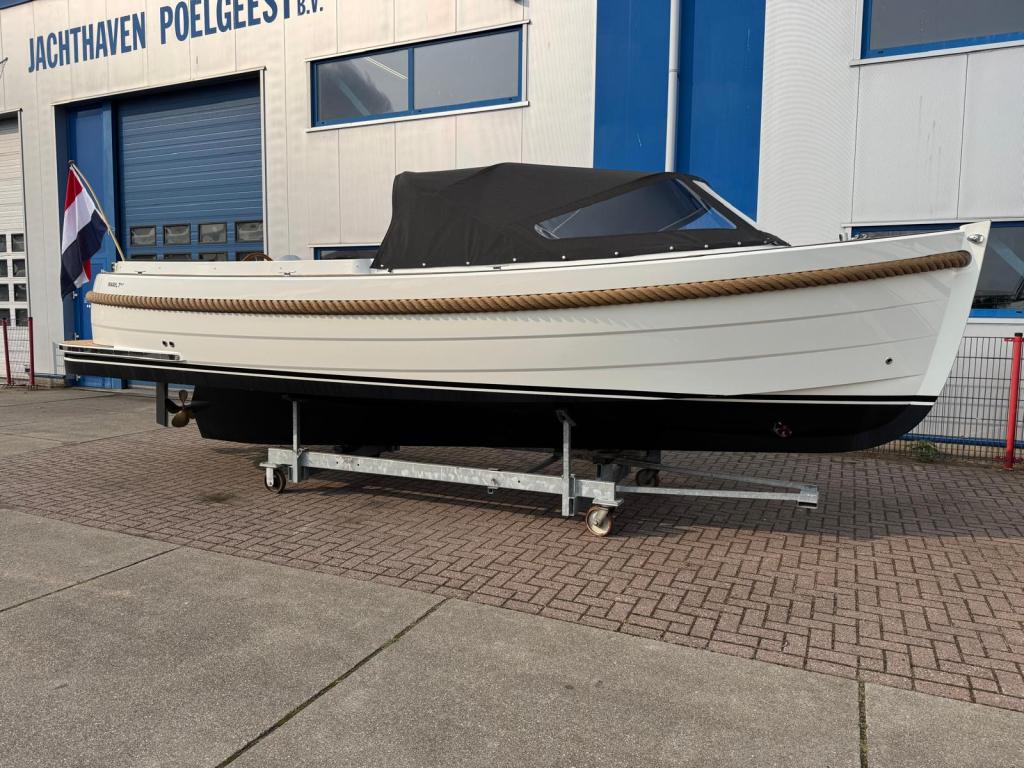 Maril 7NXT met Vetus 52pk