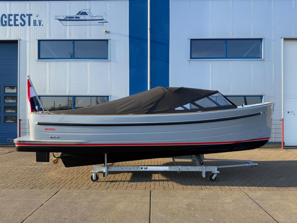 Antaris Sixty6 met Vetus 42 pk