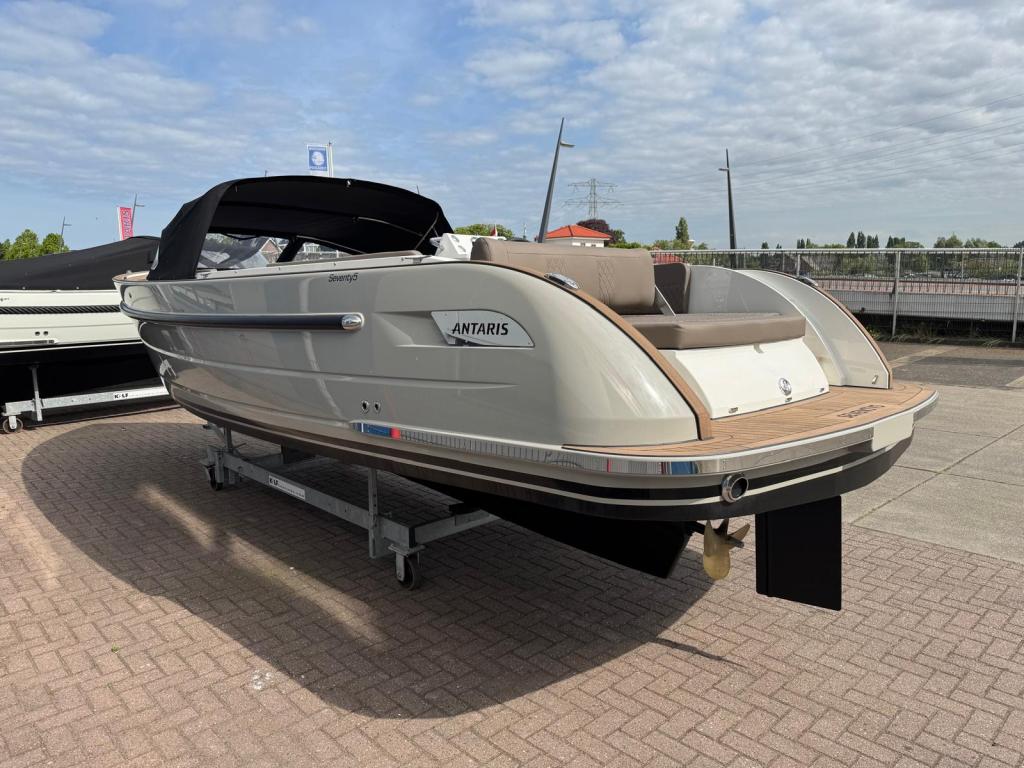 Antaris  Seventy5 met Vetus 52pk