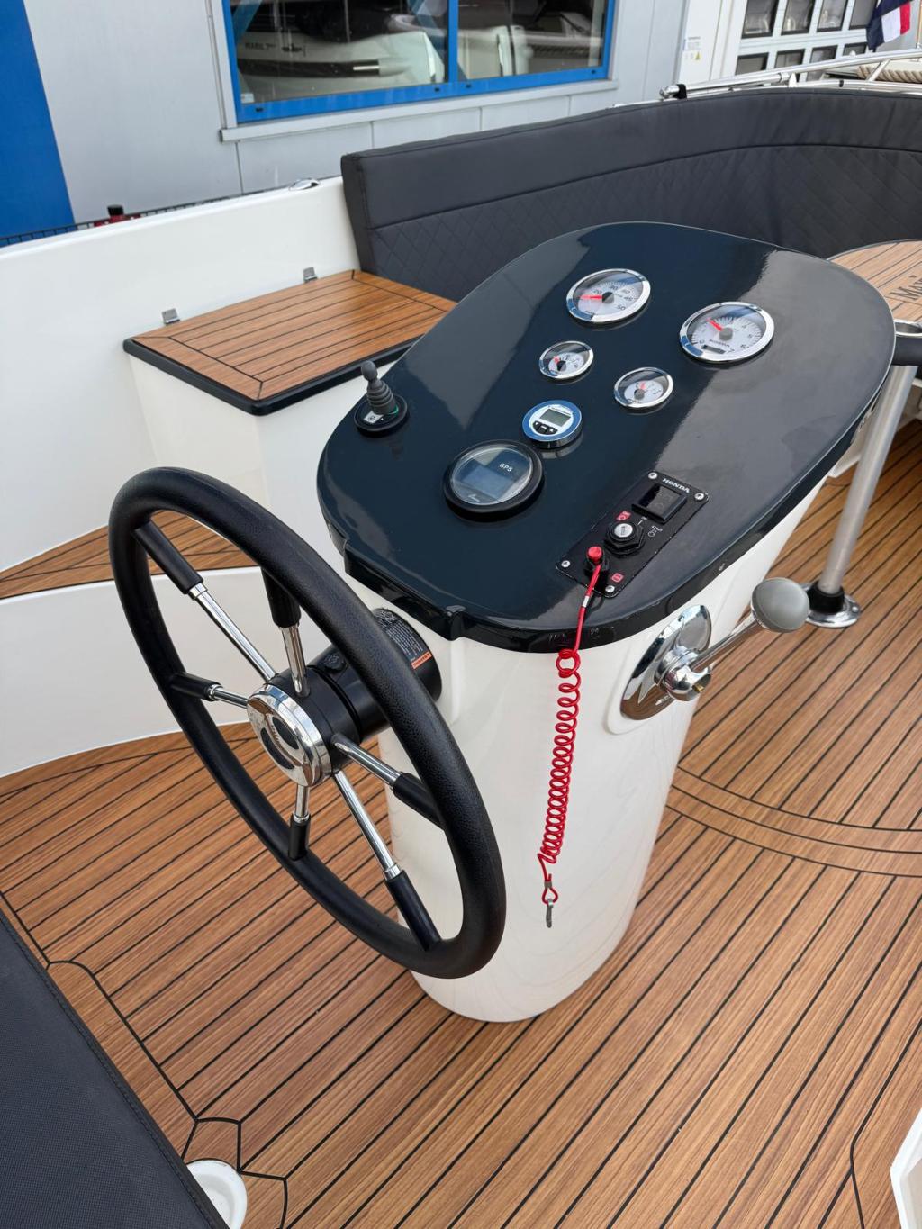 Maxima 720 met Honda 135 pk