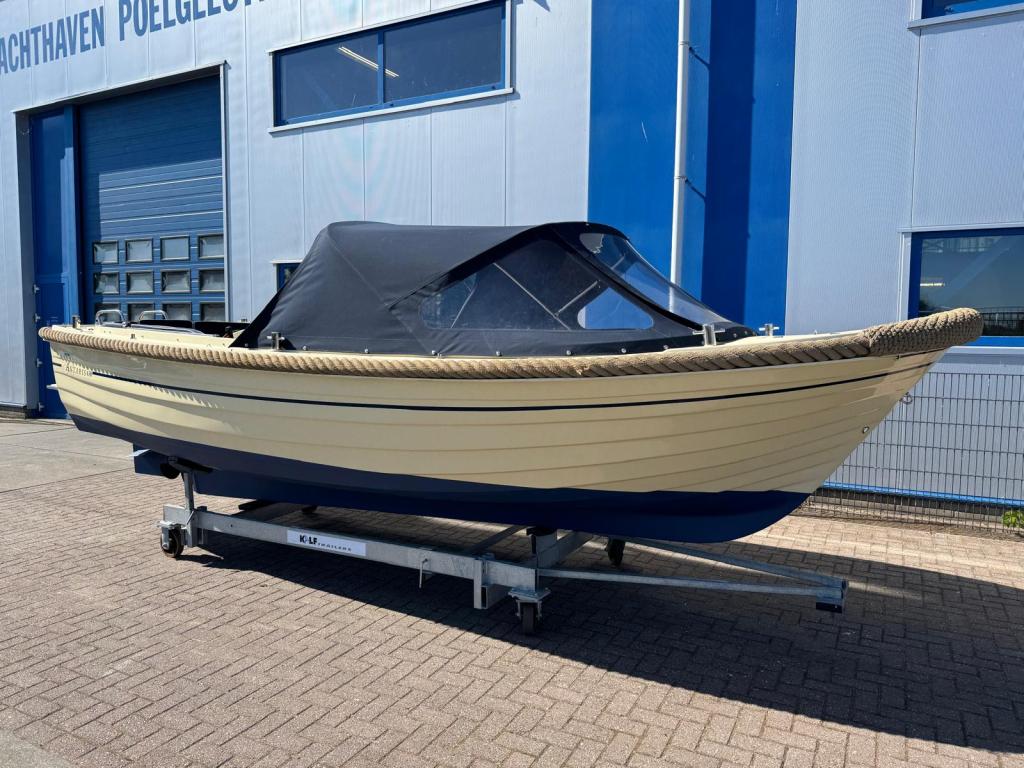 Antaris 630 Lounge met Vetus 25pk