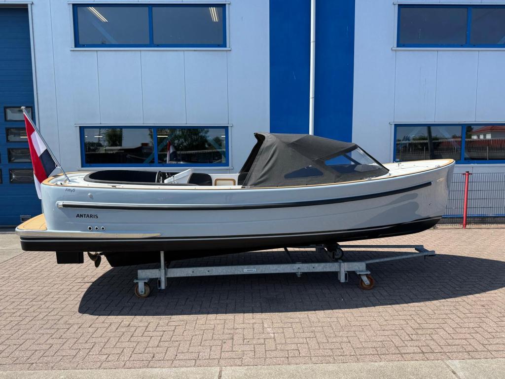 Antaris Fifty5 met Vetus 27pk
