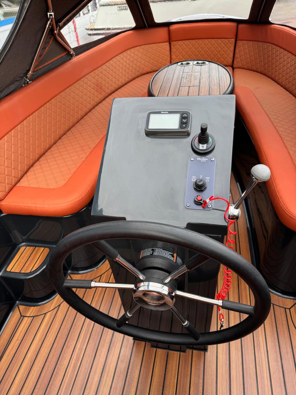 Maxima 600 met Suzuki 30 pk