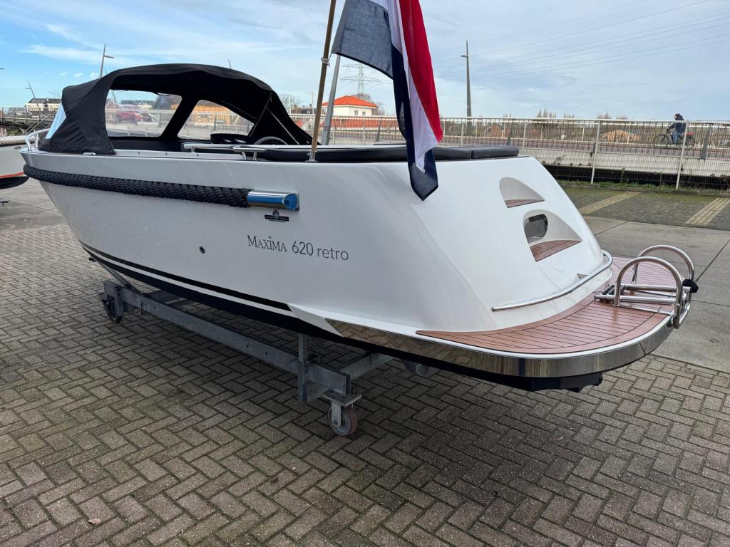 Maxima 620 met Honda 30 pk