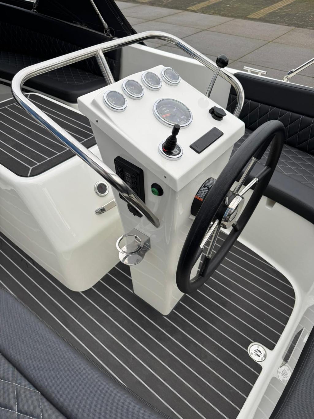 Waterspoor 707 met Vetus 33 pk