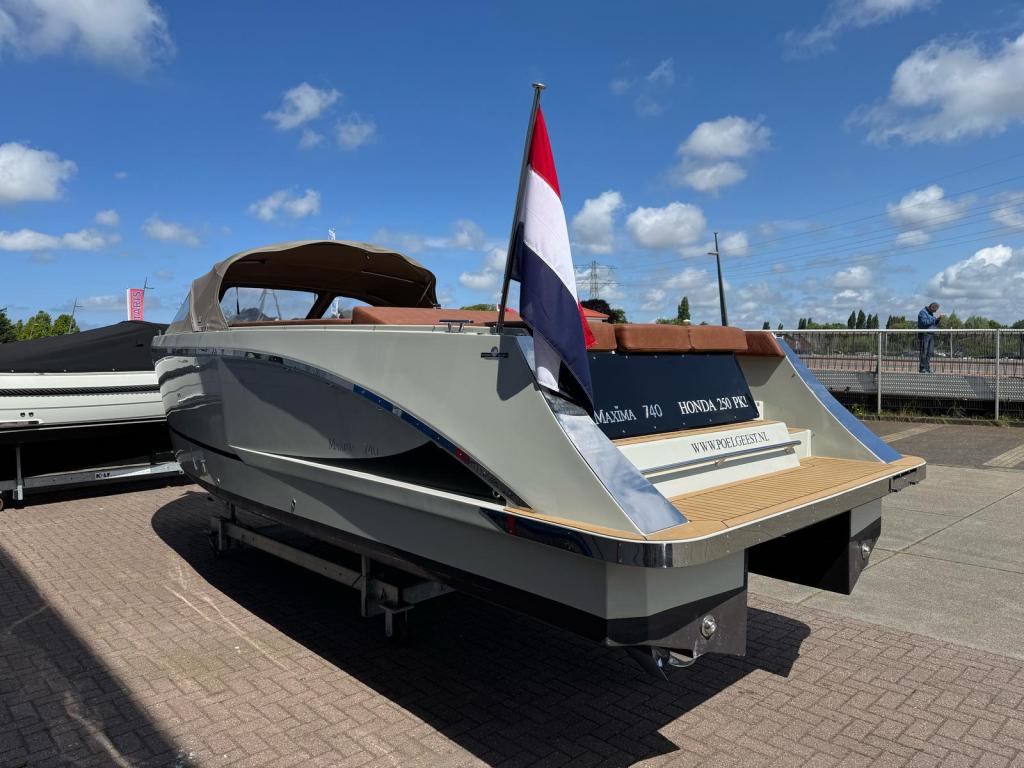 Maxima 740 met Honda 250pk - DEMO