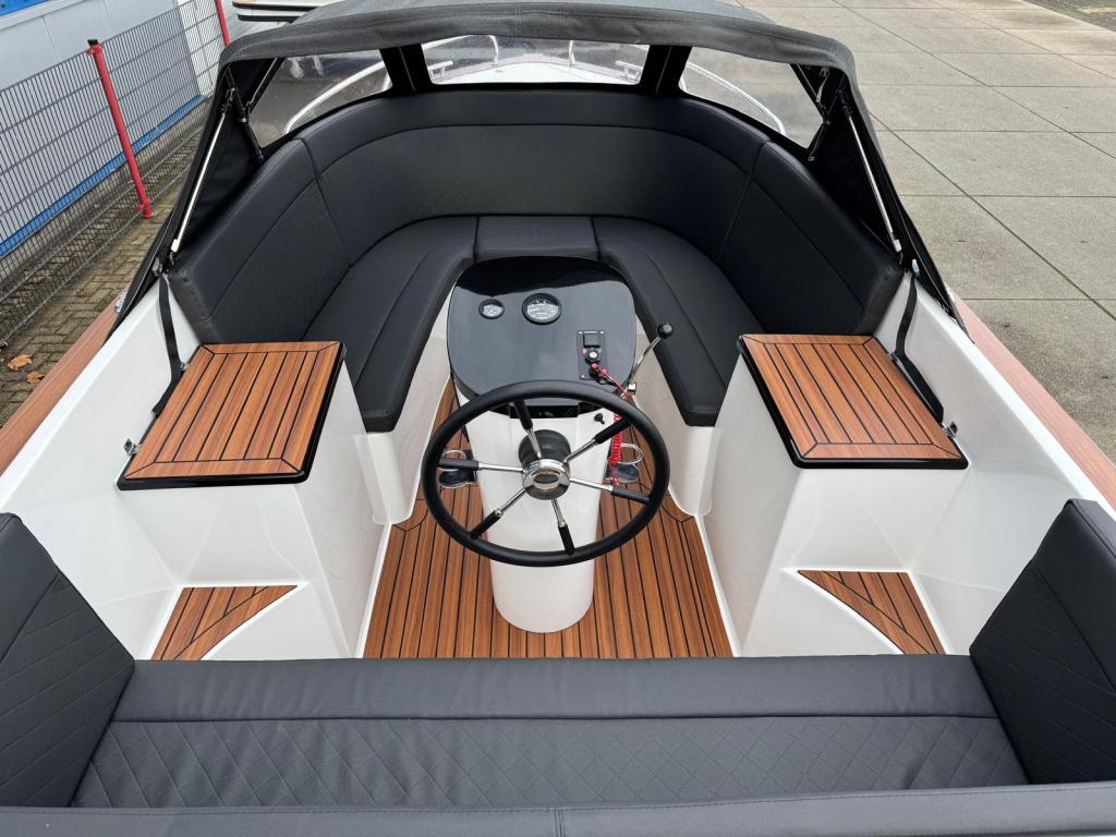 Maxima 620 met Honda 30 pk