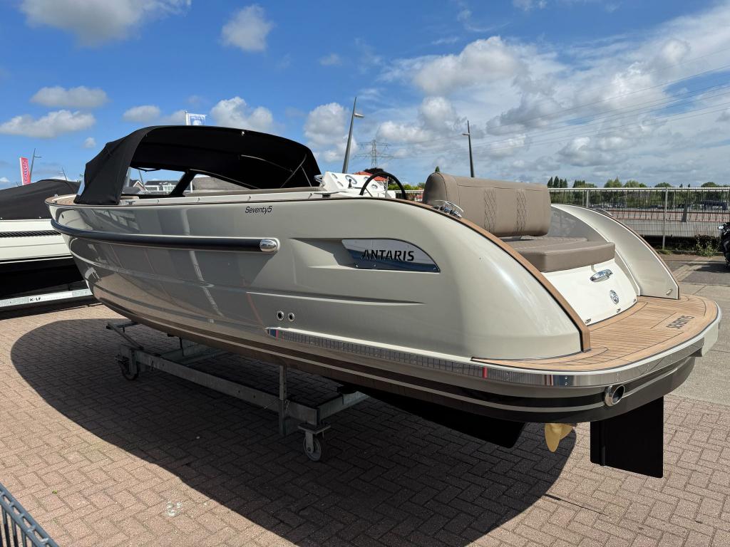 Antaris  Seventy5 met Vetus 52pk
