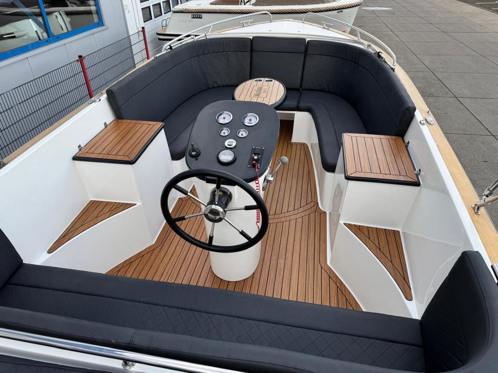 Maxima 720 met Honda 135 pk