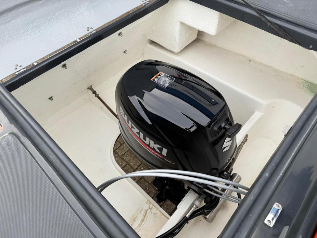 Maxima 600 met Suzuki 30 pk