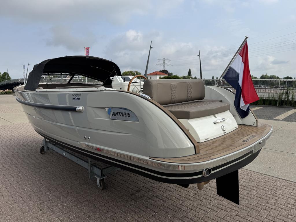Antaris Seventy5 met Vetus 52pk