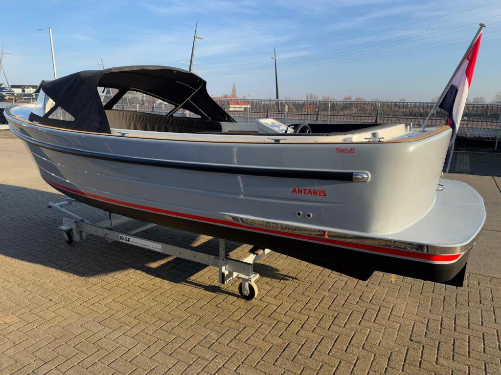 Antaris Sixty6 met Vetus 42 pk