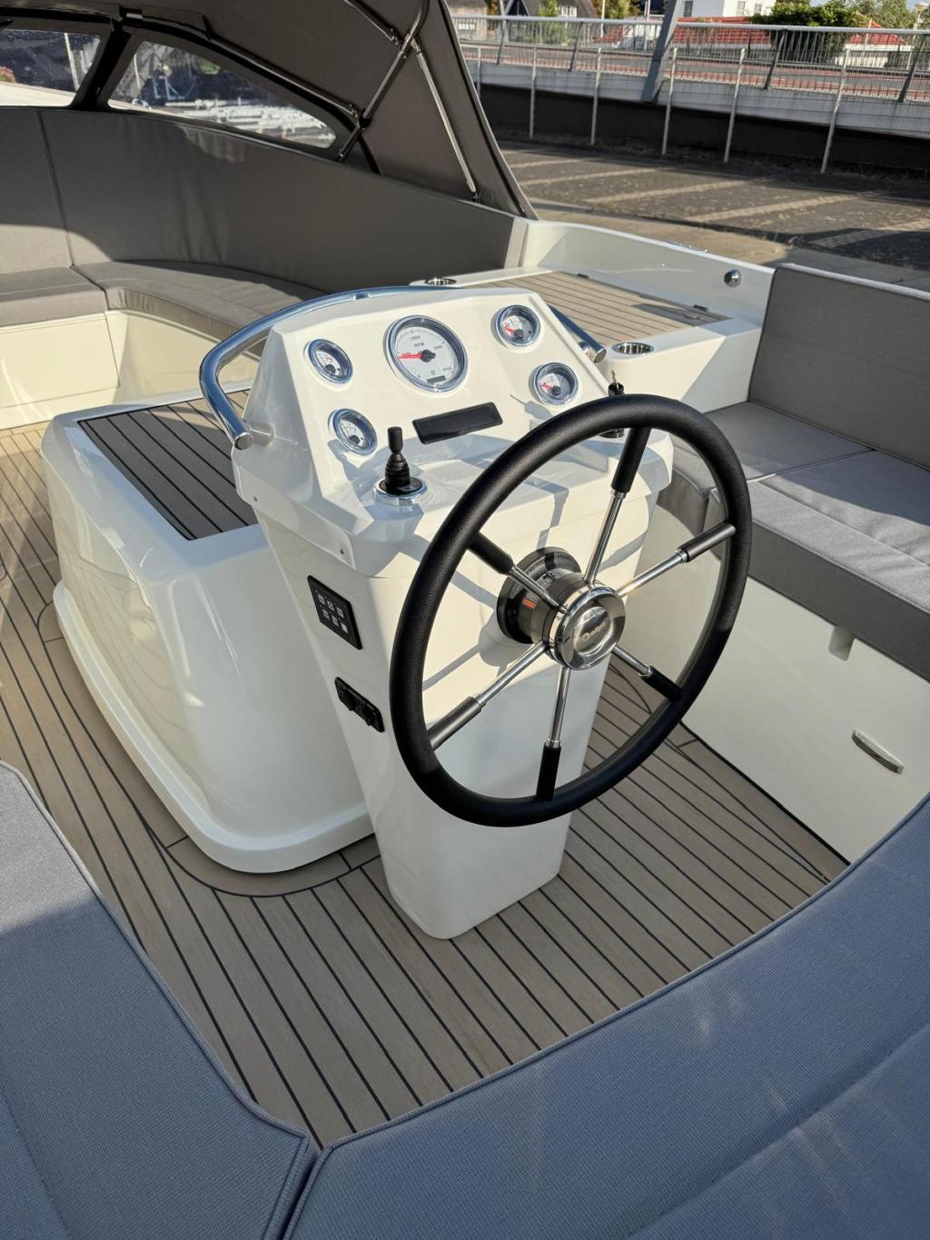 Antaris Sixty7 met Vetus 42 pk