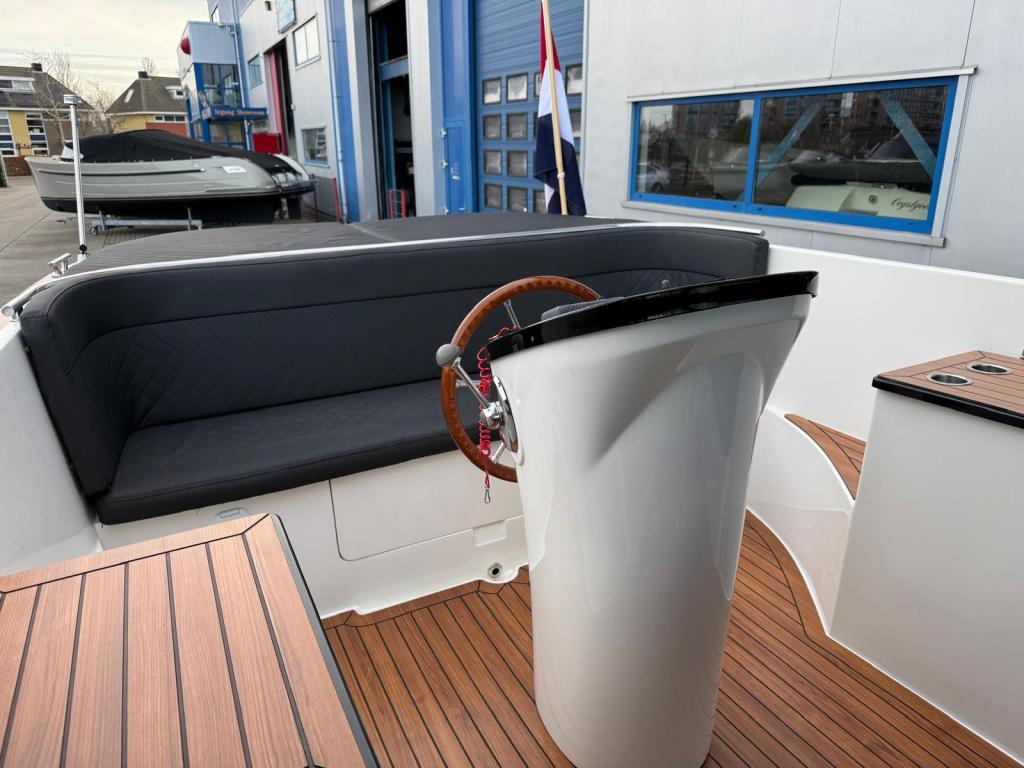 Maxima 720 met Honda 50 pk