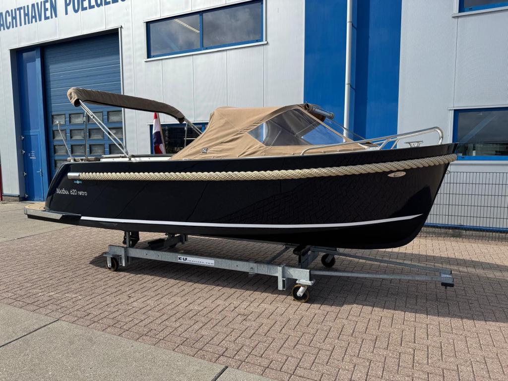 Maxima  620 Retro met Suzuki 30 pk